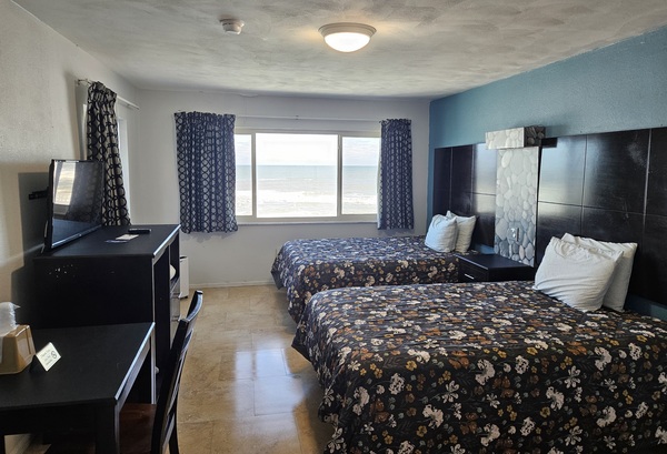 Oceanfront Double Room. 3 Photo 1
