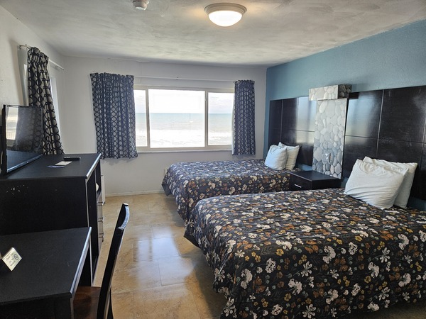 Oceanfront Double Room. 3 Photo 2