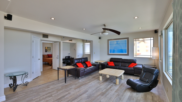 Oceanfront Penthouse Photo 1